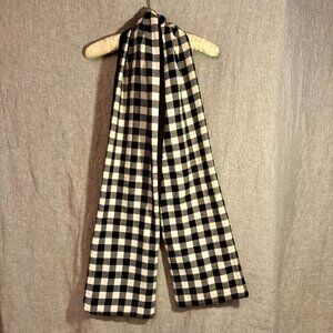 Scarf with Pockets Black and White